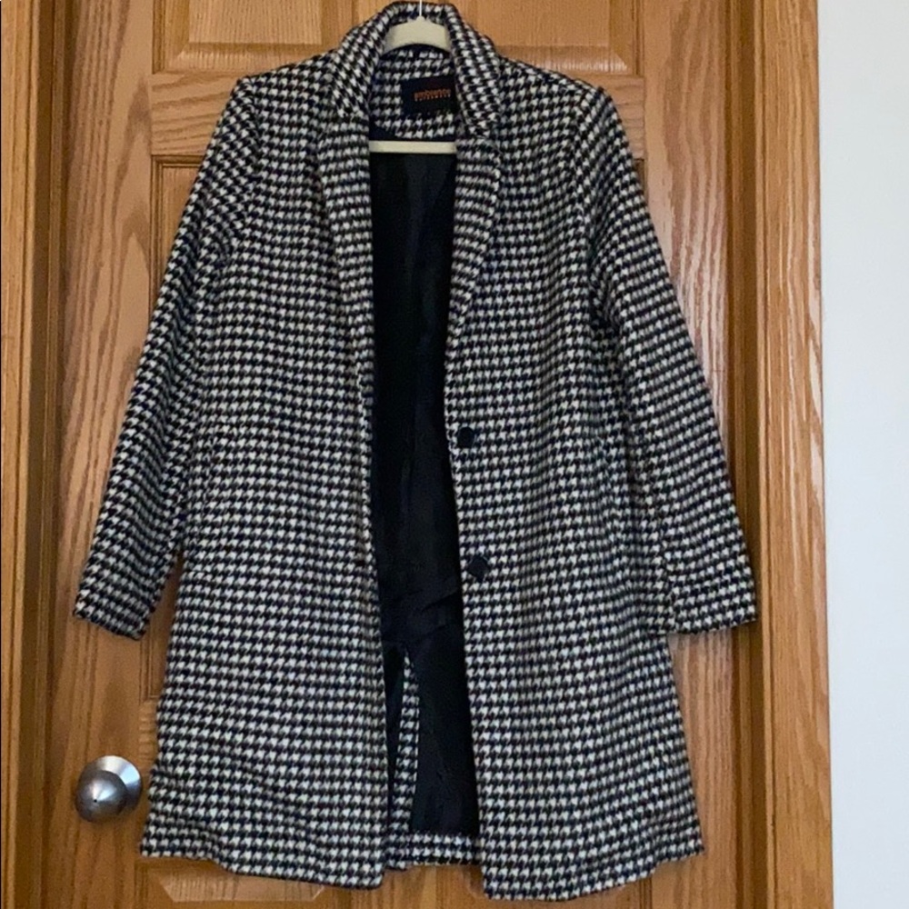 Houndstooth pea coat